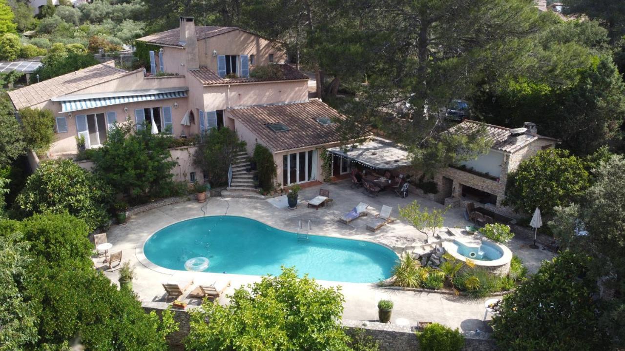 B&B Le Garric นีมส์ ภายนอก รูปภาพ